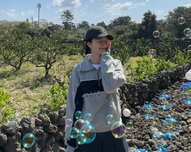 전소민은 첫사랑이 10년 만에 연락 왔다고 밝혔다. / 전소민 소셜미디어 캡처