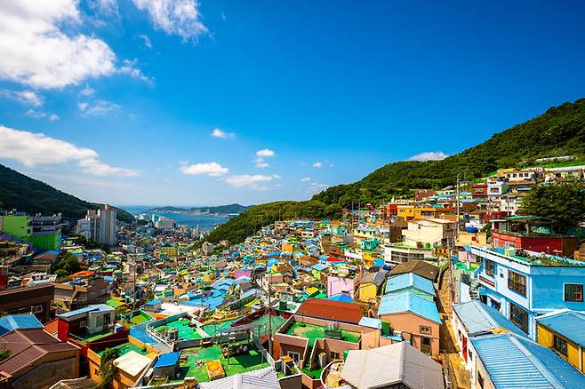 [부산=뉴시스] 부산 사하구 감천문화마을 전경. (사진=사하구청 제공) 2025.05.02. photo@newsis.com *재판매 및 DB 금지