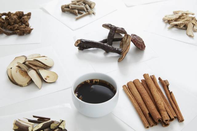 가정의 달을 맞아 건강기능식품을 선물로 준다면 구매 전에 미리 인정 마크를 확인하는 게 좋다. 사진은 기사의 특정 사실과 관련 없음. 이미지투데이