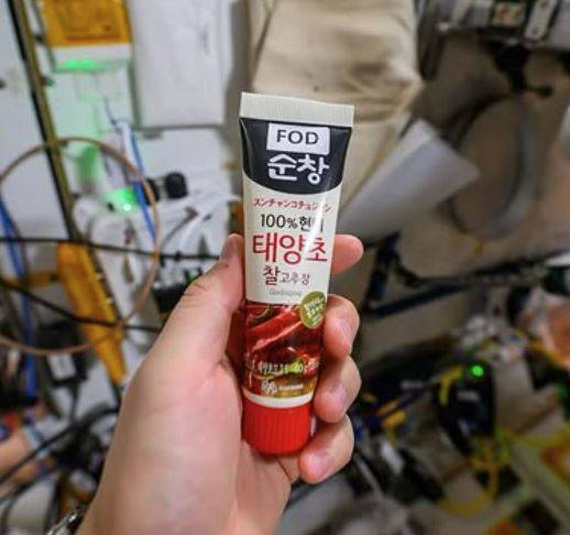 조니 김이 ‘고추장버거’에 사용한 튜브형 한국 고추장. 조니 김 SNS