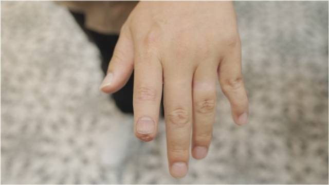 ▲타투로 그려 넣은 손톱. ⓒ김도윤