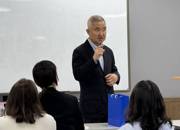 철학자 최진석 서강대 명예교수.