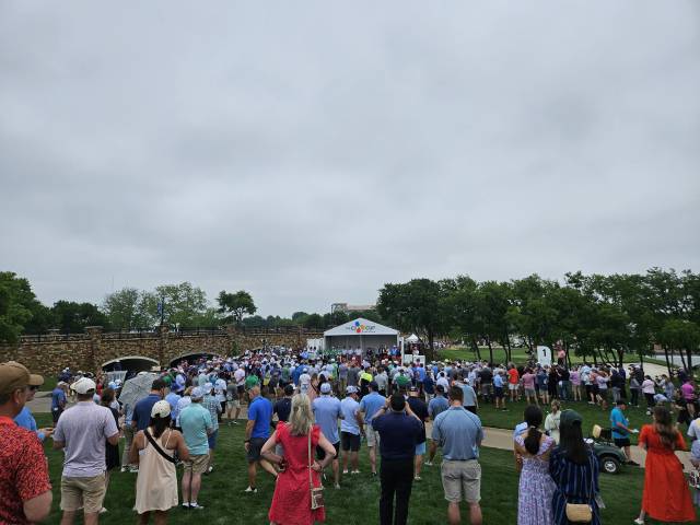 1일(현지 시간) PGA 투어 더 CJ컵 바이런 넬슨 1라운드 1번 홀에 스코티 셰플러, 조던 스피스, 김시우를 보기 위해 모인 갤러리.