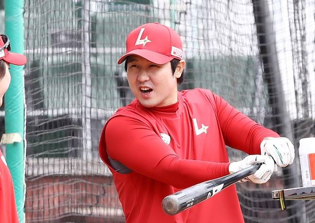 훈련하고 있는 최정의 모습. /사진=SSG 랜더스