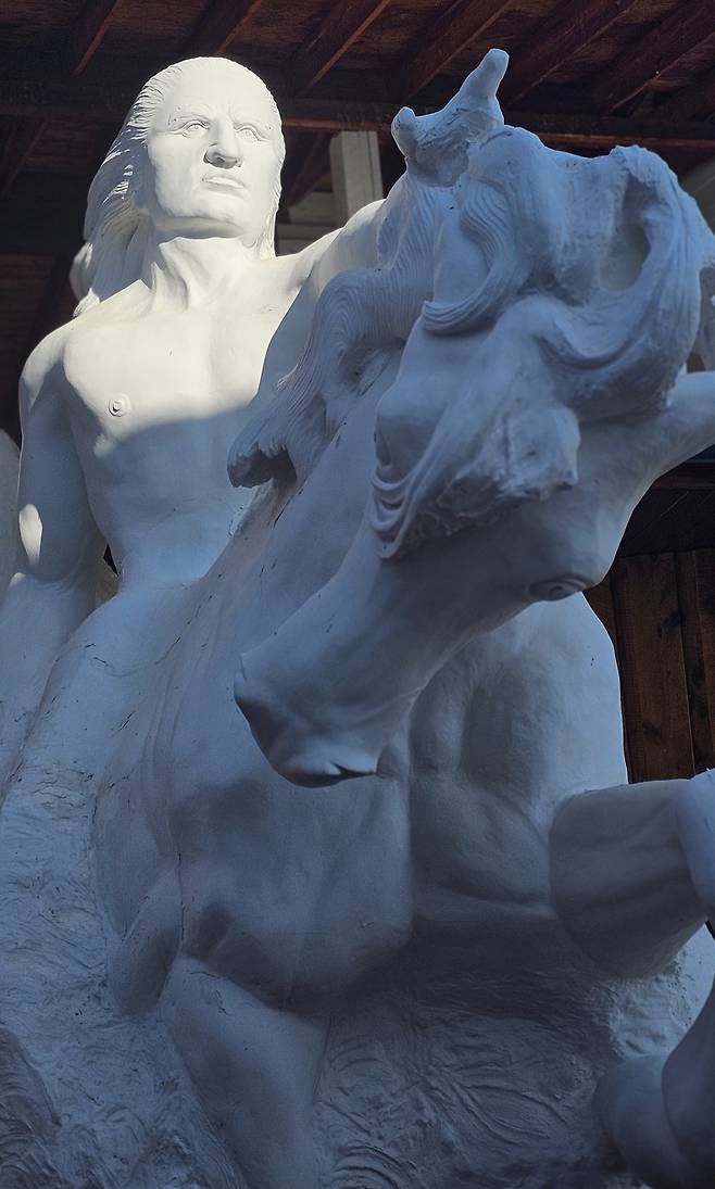 크레이지 호스 조각이 완성되면 이 같은 모습이 될 것이다. / 손호철 제공