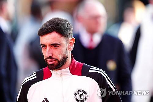 후벵 아모림 감독이 이끄는 맨유가 2일(한국시간) 스페인 빌바오에 있는 산 마메스에서 열린 아틀레틱 클루브 빌바오와의 2024-2025시즌 유럽축구연맹(UEFA) 유로파리그 4강 1차전에서 3-0 완승을 거뒀다.&nbsp;브루누 페르난데스는 멀티 골을 넣으며 팀 승리의 일등공신이 됐다. 연합뉴스