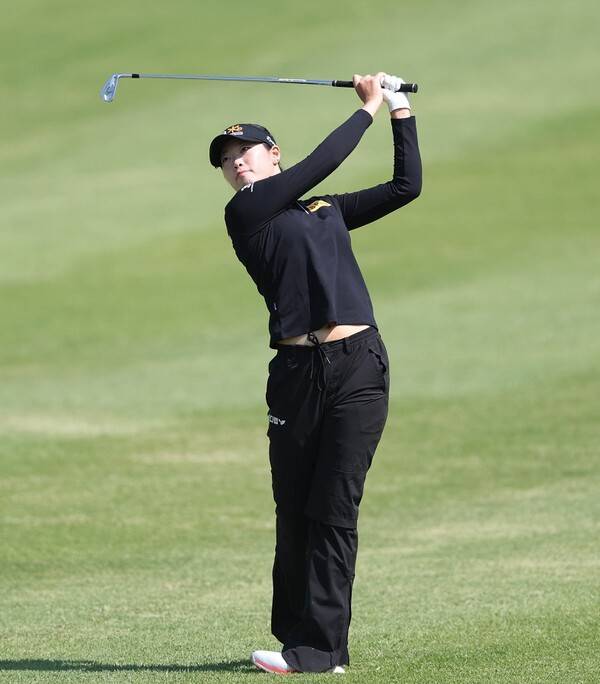 한국여자프로골프(KLPGA) 투어 2025시즌 첫 메이저 대회인 크리스에프앤씨 제47회 KLPGA 챔피언십에 출전한 방신실 프로가 2라운드에서 경기하는 모습이다. 사진제공=KLPGA