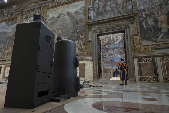 콘클라베 난로. EPA/바티칸 미디어=연합뉴스