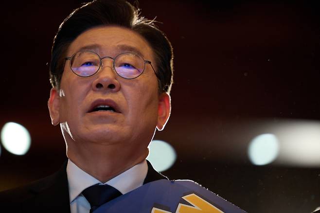 이재명 더불어민주당 대선 후보가 지난해 7월 28일 충북 청주에서 열린 민주당 합동연설회에서 정견을 발표하고 있다. 이재명 캠프 제공