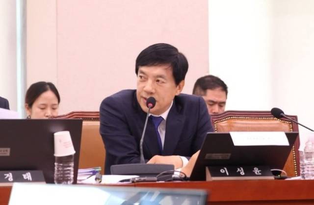 ▲이성윤 더불어민주당 의원이 2일 이재명 후보에 대한 대법원 판결과 관련해 "2차 인혁당 사건이 떠오른다"며 '사법 쿠데타'로 규정하며 형사소송법 개정안의 법사위 상정을 밝혔다. ⓒ이성윤 의원 페이스북