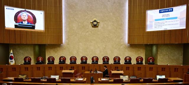 ▲ 조희대 대법원장을 비롯한 대법관들이 5월 1일 서울 서초구 대법원에서 더불어민주당 이재명 대선 후보의 공직선거법 위반 사건 상고심 선고를 위해 참석해 있다. ⓒ연합뉴스