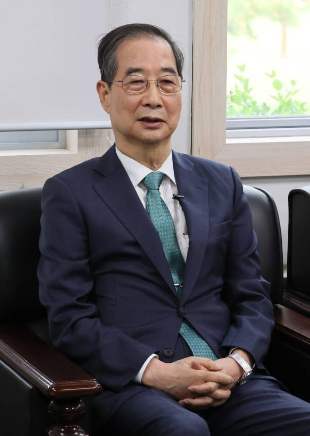 3일 서울 여의도 국회 헌정기념관을 찾은 한덕수 대선 예비후보가 발언하고 있다. 연합뉴스