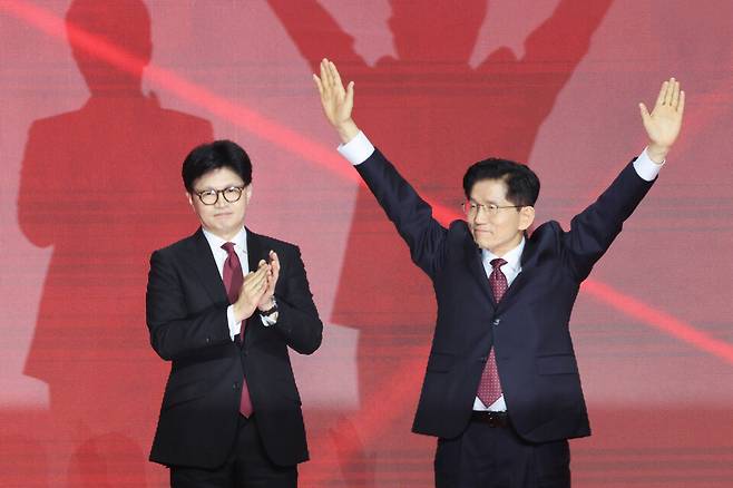 김문수 국민의힘 대선 후보가 3일 오후 경기 고양시 킨텍스에서 열린 전당대회에서 당 대선 후보로 최종 선출된 직후 기뻐하고 있다. ⓒ시사저널 박은숙