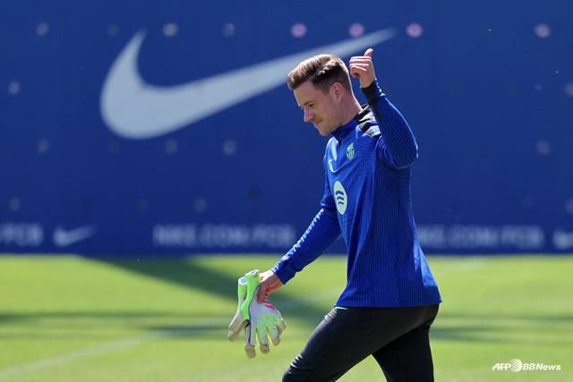 팀 훈련에 복귀한 마크 테어 슈테겐. /AFPBBNews=뉴스1