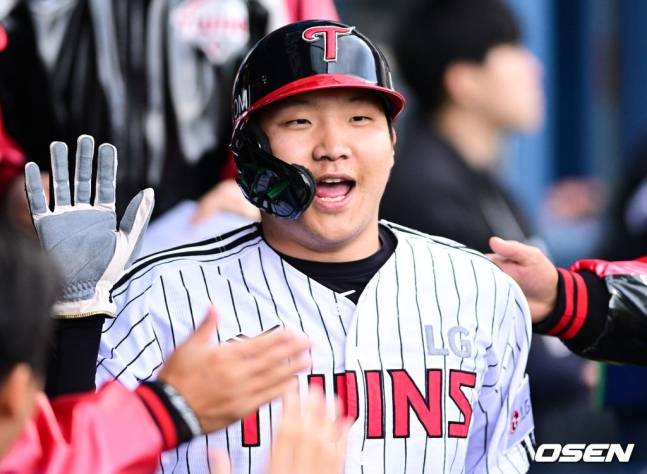 2타점을 기록한 문보경.