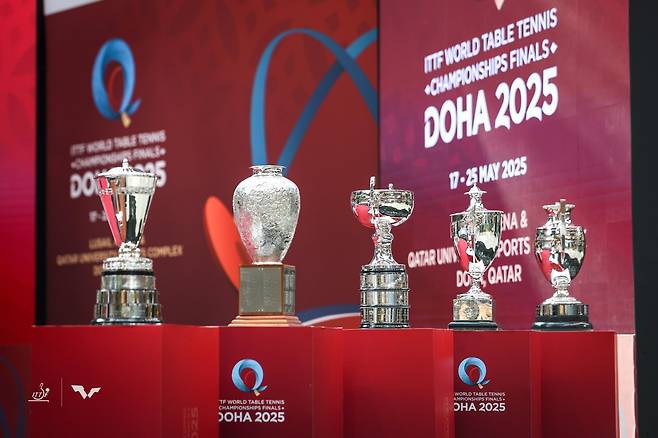 도하 세계탁구선수권 우승 트로피 [ITTF 홈피 제공. 재판매 및 DB 금지]