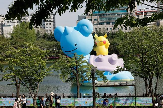 포켓몬타운 2025가 진행 중인 서울 송파구 석촌호수의 모습 (사진=송파구)