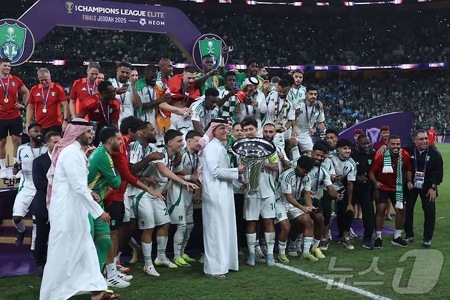 ALCE 우승을 차지한 알힐랄. ⓒ AFP=뉴스1