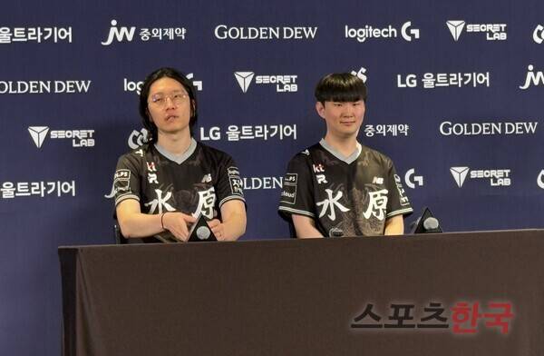 '라일락' 천호진 코치(왼쪽). ⓒ스포츠한국 심규현 기자