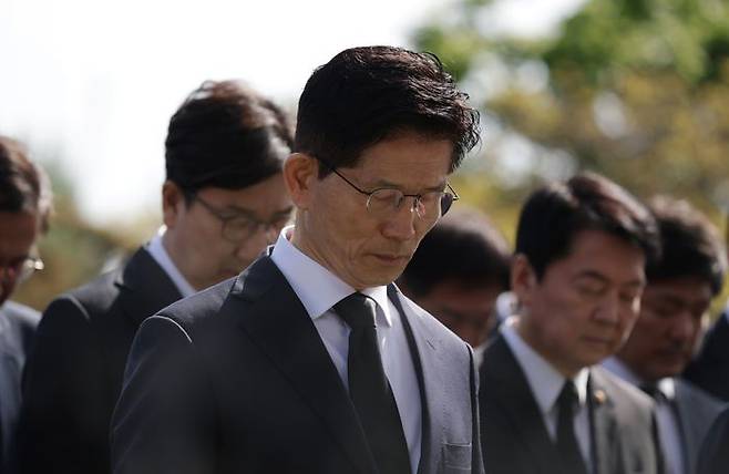 김문수 국민의힘 대선 후보가 4일 오전 서울 동작구 국립서울현충원 현충탑 참배를 하고 있다. ⓒ뉴시스