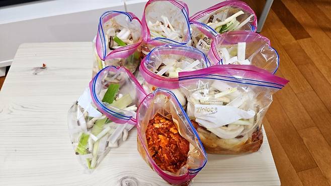 20250503_124205.jpg 혼자사는 동생 구호식량 해주기