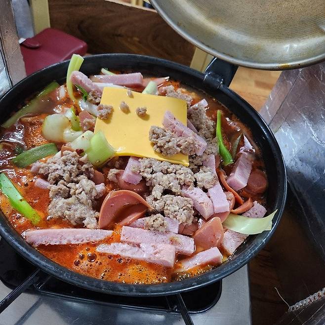 53_20250504_102410_348.jpg 송탄식 부대찌개 vs 의정부식 부대찌개