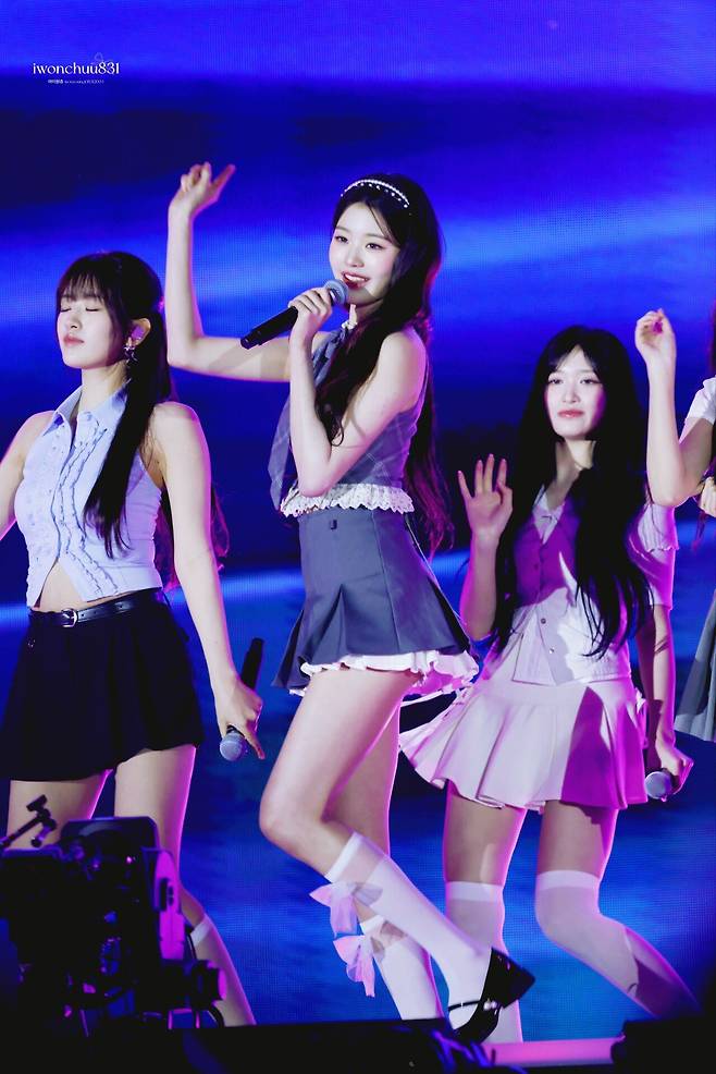 4.jpg 오늘자 리브 골프 코리아 콘서트 아이브 장원영 고화질 짤