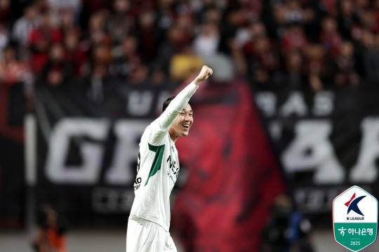 전북 송민규의 골 세리머니. 사진[연합뉴스]