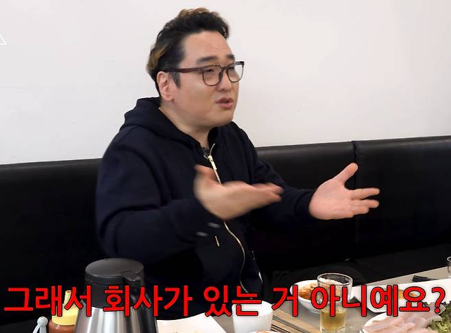 윤일상이 '뉴진스 사태'에 대해 "계약은 장난이 아니다"라면서도 멤버들이 아닌 어른들 탓이라고 두둔했다. /사진=유튜브 갈무리