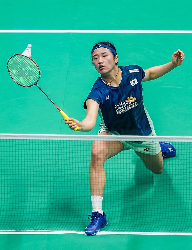안세영이 3일 수디르만컵 준결승 여자단식에서 리턴샷을 하고 있다. 신화연합뉴스