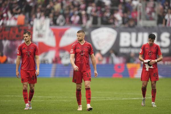 ▲ 바이에른 뮌헨이 김민재가 빠진 라이프치히전에서 극장골을 내주며 3-3으로 비겨 독일 분데스리가 우승 확정에 실패했다. 에릭 다이어가 선발로 나서 자동문 수비를 보여줬다. ⓒ연합뉴스/AP