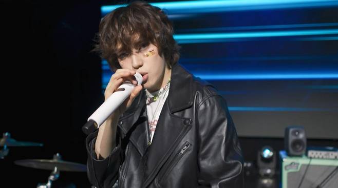 소년미부터 치명미까지..니엘, 팬들과 함께한 'SHE' 스페셜 무대 최초 공개