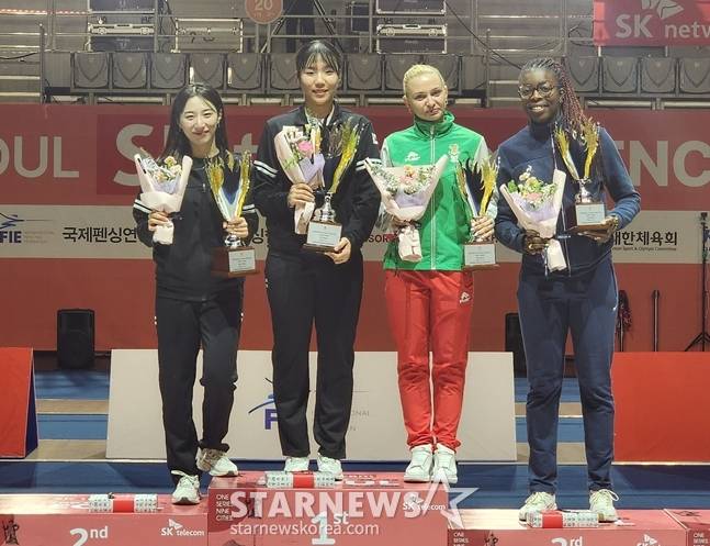 2위 김정미(왼쪽부터), 1위 전하영, 공동 3위 요안나, 사라./사진=박수진 기자