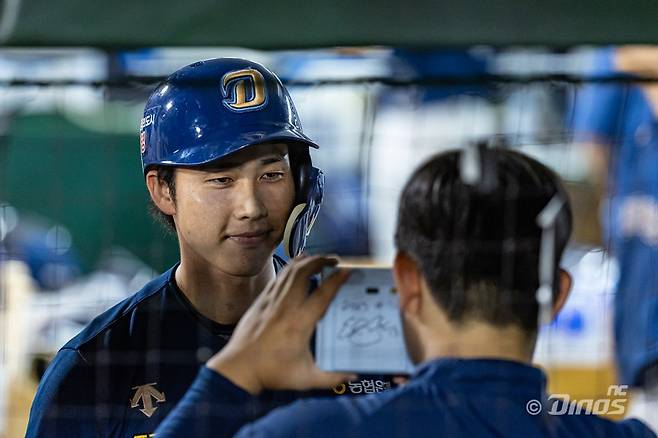 NC 외야수 천재환은 4일 사직구장에서 열린 '2025 신한 SOL Bank KBO 리그' 롯데와 주말 3연전 마지막 경기에서 7번타자 중견수로 선발 출전했다. 데뷔 첫 4안타 경기를 완성하며 팀 승리에 힘을 보탰다. NC 다이노스