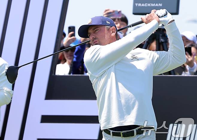 찰스 하웰 3세가 4일 인천 연수구 잭니클라우스 골프클럽에서 열린 LIV골프 코리아 파이널라운드 2번홀에서 티샷하고 있다. 2025.5.4/뉴스1 ⓒ News1 박정호 기자