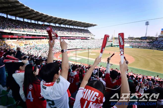 22일 인천 SSG랜더스필드에서 KBO리그 개막전 SSG와 두산의 경기가 열렸다. 개막전 만원관중 가득 찬 랜더스필드. 인천=송정헌 기자songs@sportschosun.com/2025.03.22/