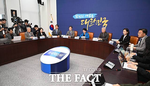 조국혁신당 의원 일동이 최근 당내에서 발생한 성비위 사건에 대해 공식 사과했다. /박헌우 기자