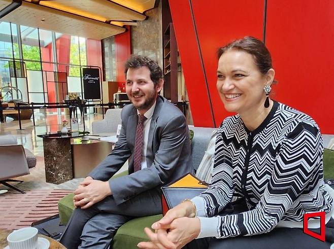 보봉인프라스트럭처파트너스의 그웨놀라 샴봉(Gwenola Chambon) 대표(오른쪽)와 무니르 콤(Mounir Corm) 부대표가 지난달 24일 서울 여의도 페어몬트호텔에서 아시아경제와 인터뷰하고 있다. 김대현 기자