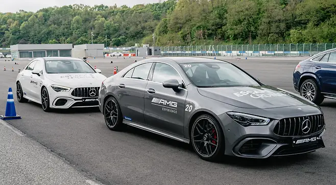 098ef319b18360ff20a8d3b706f11a392fff1c5333a1e7861242