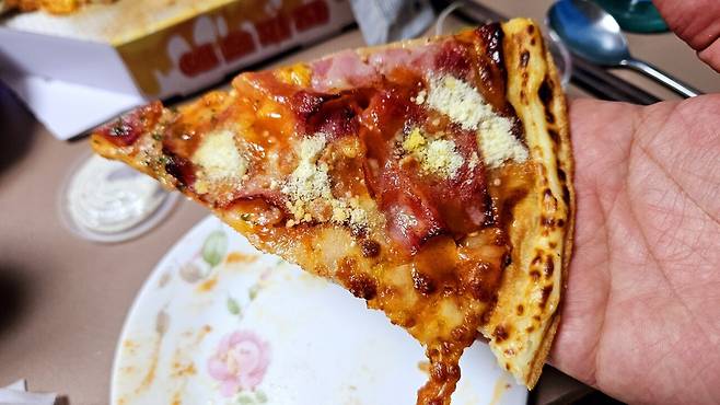 20250504_213546.jpg 저녁 아들 연습경기라 와이프 생일 기념 피자 치킨 배달ㅋㅋㅋ