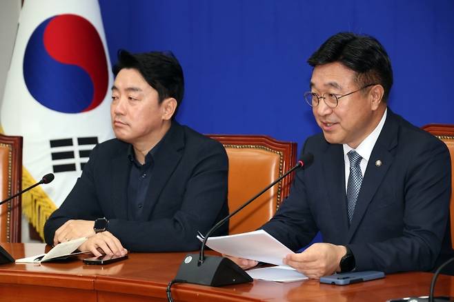 ▲ 5일 서울 여의도 국회에서 더불어민주당 윤호중 총괄선대본부장이 기자간담회를 하고 있다. [연합뉴스]