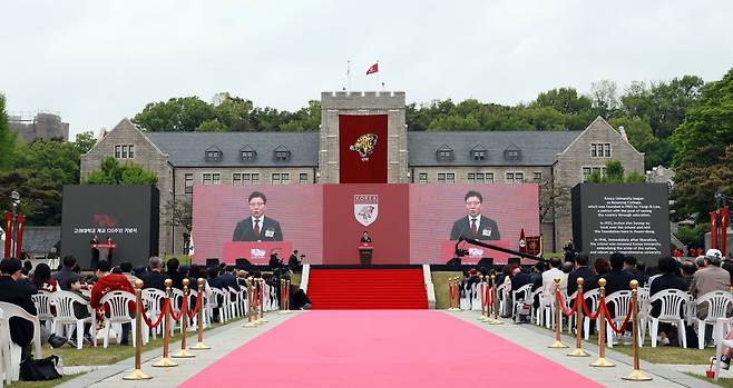 5일 서울 성북구 고려대학교 중앙광장에서 열린 고려대 개교 120주년 기념식에 참석한 김재호 학교법인 고려중앙학원 이사장이 기념사하고 있다. /사진=연합뉴스