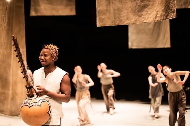 "Les Voyageurs du Lointain" (Arts Council Korea)