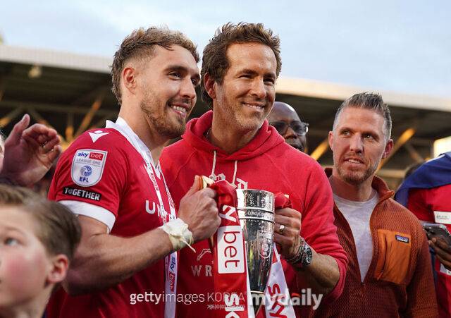 승격 기념 행사에 참석한 구단주 라이언 레이놀즈. /게티이미지코리아