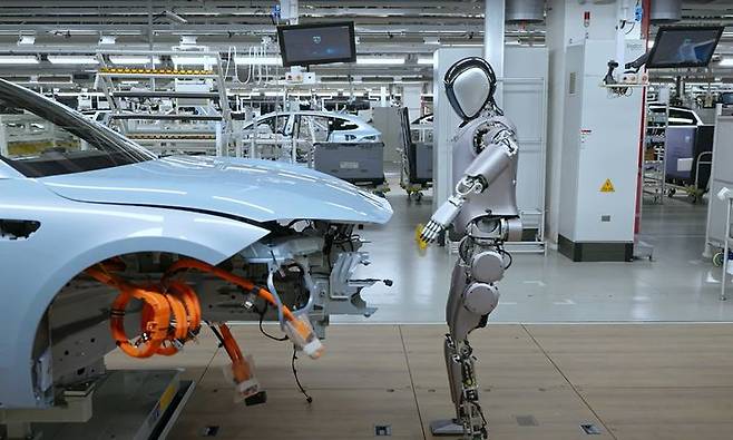 [사진=뉴시스] 중국 전기차 업체 니오 공장에 투입된 휴머노이드 로봇. (사진=유비텍 유튜브 갈무리) 2024.06.11 photo@newsis.com *재판매 및 DB 금지