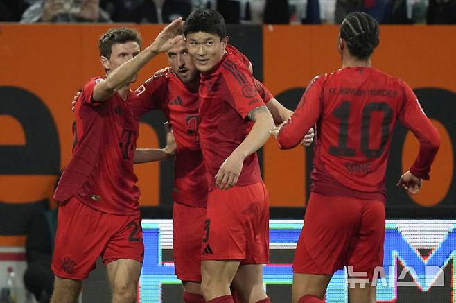 [아우크스부르크=AP/뉴시스] 독일 프로축구 분데스리가 바이에른 뮌헨의 김민재. 2025. 4. 4.