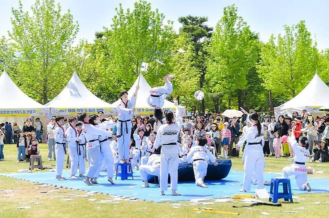 [함안=뉴시스]함안군,제103회 어린이날 큰잔치.(사진=함안군 제공) 2025.05.05.photo@newsis.com *재판매 및 DB 금지