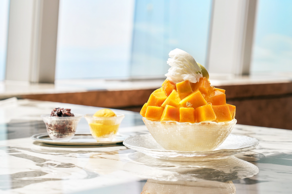 호텔롯데의 시그니엘서울 더 라운지에서 판매하는 시그니처 제주 애플망고빙수. 지난해와 같은 13만원으로 책정됐다. 시그니엘서울 홈페이지 캡처