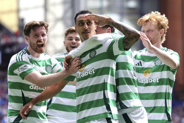 레인저스와의 스코티시 프리미어십 35라운드 경기에서 만회골을 터뜨린 애덤 아이다(가운데). AP연합뉴스