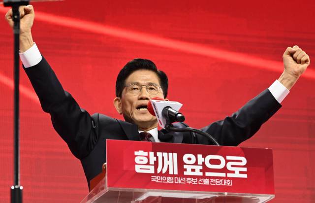 김문수 국민의힘 대선 후보가 3일 경기 일산 킨텍스에서 열린 제5차 전당대회에서 최종 후보로 확정된 뒤 수락연설을 하고 있다. 성형주 기자